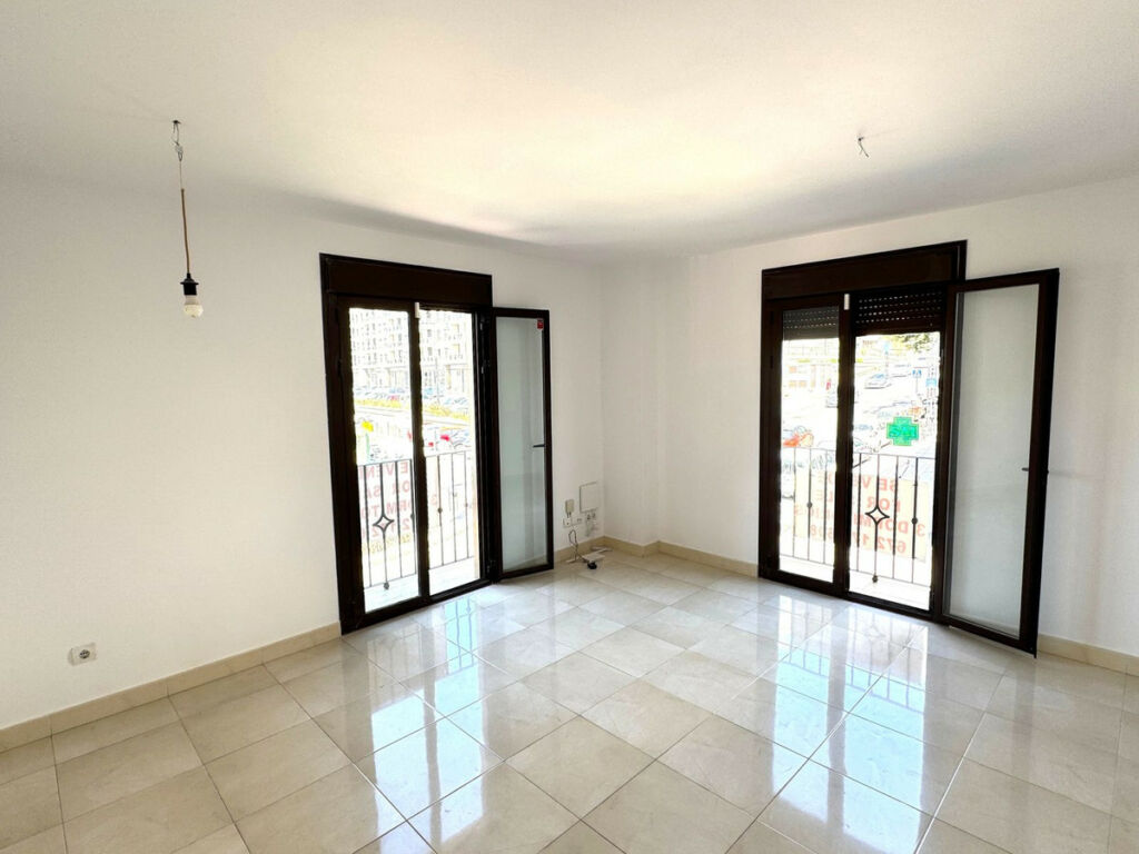 Middle Floor Apartment Los Boliches Málaga - image 4