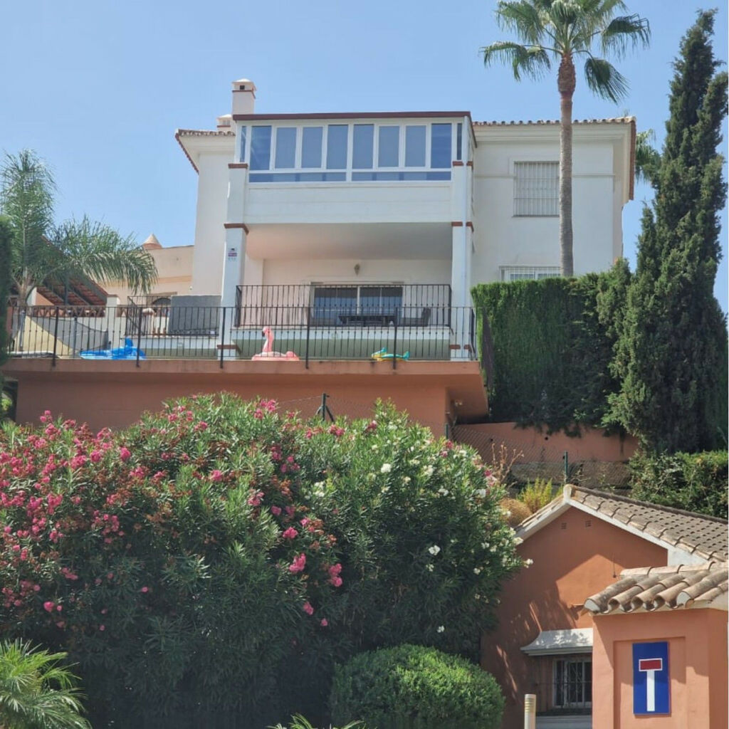 Detached Villa Cerros del Aguila Málaga - image 4