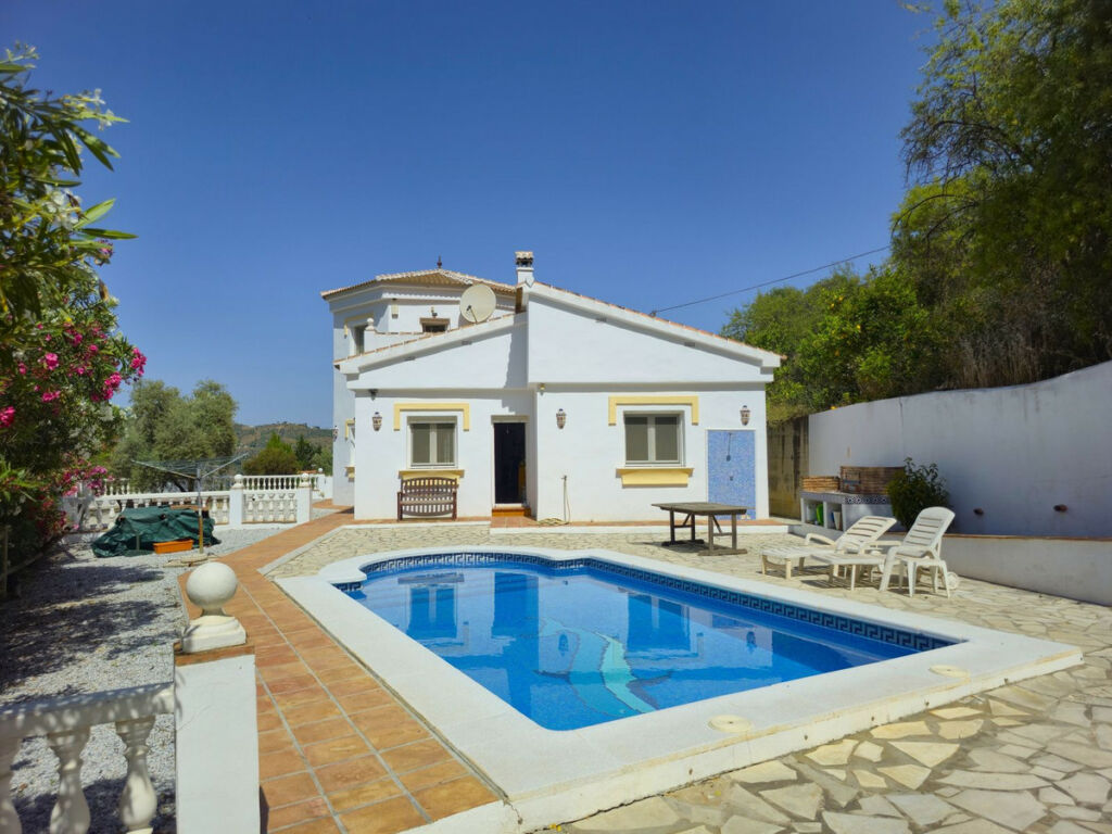 Detached Villa Cómpeta Málaga - image 4