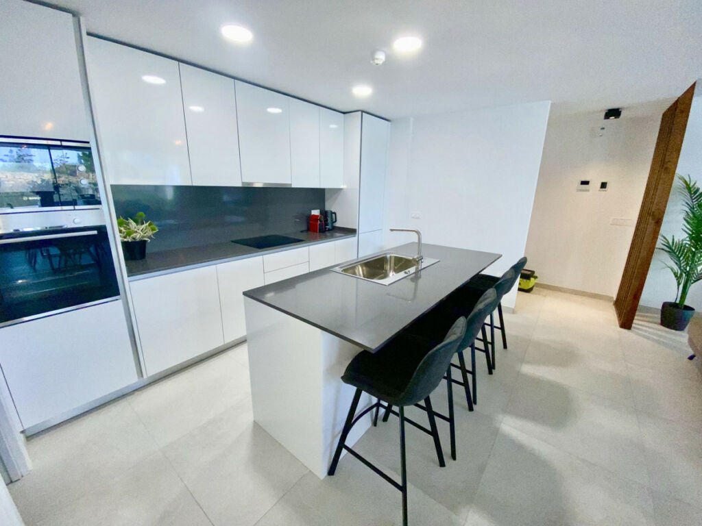Middle Floor Apartment Benahavís Málaga - image 4