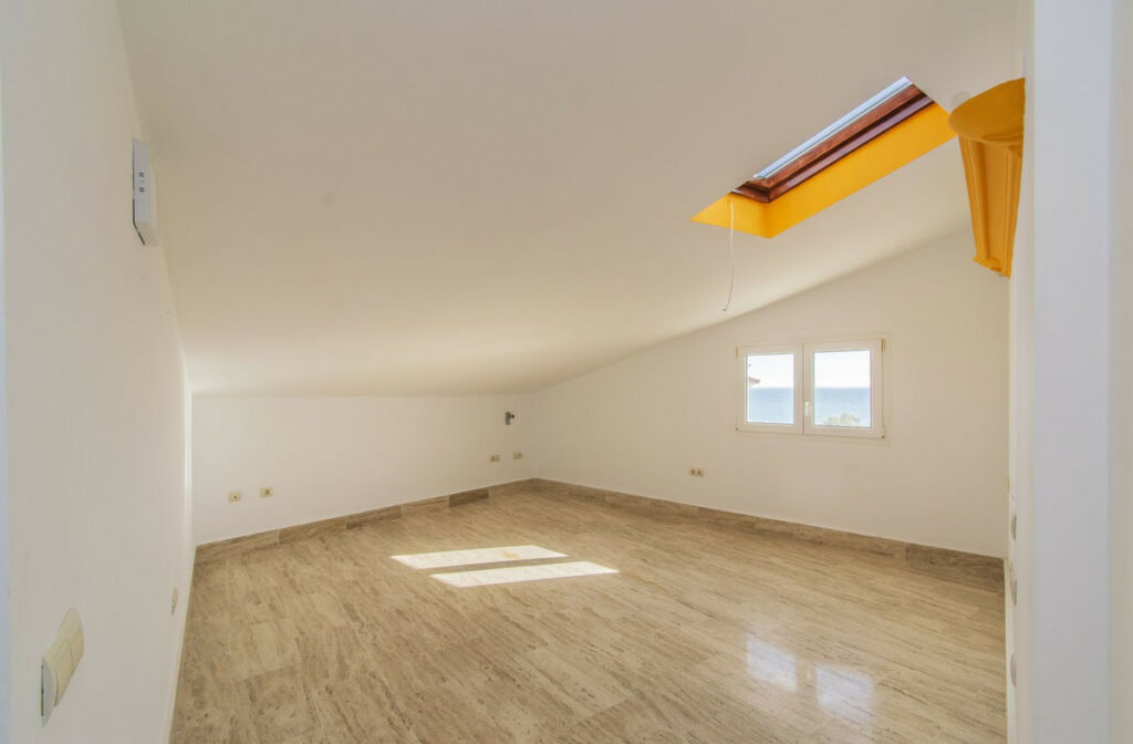 Penthouse Torrequebrada Málaga - image 4