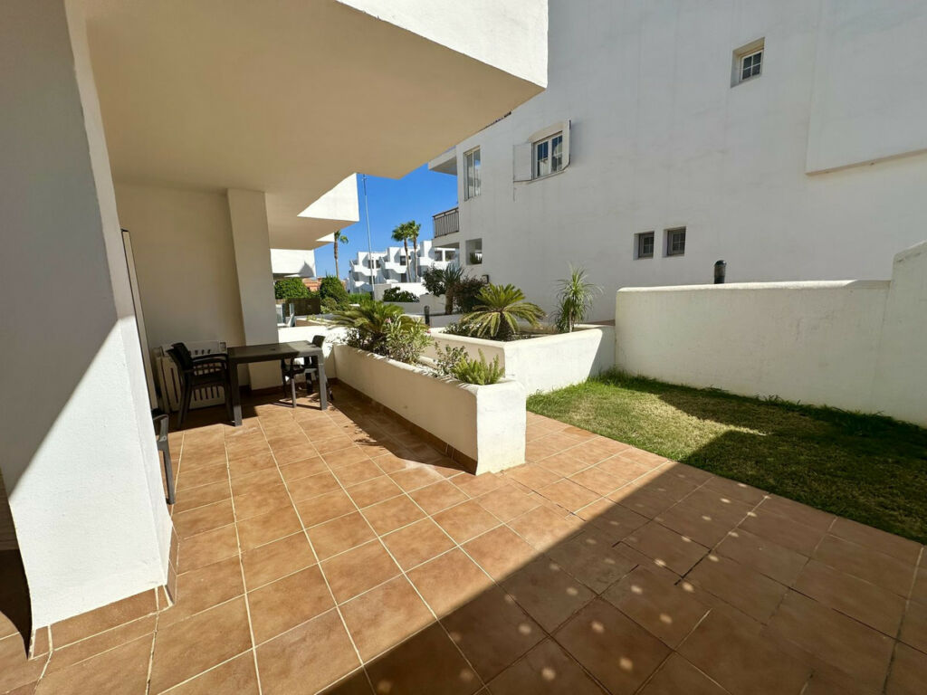 Ground Floor Apartment La Duquesa Málaga - image 4
