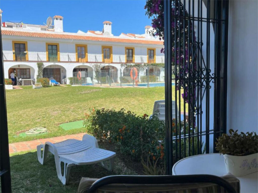 Townhouse Calahonda Málaga - image 4