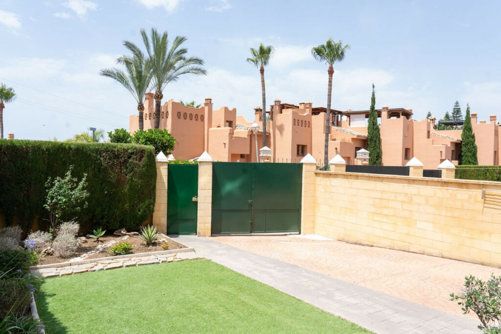 Semi-Detached House Riviera del Sol Málaga - image 5