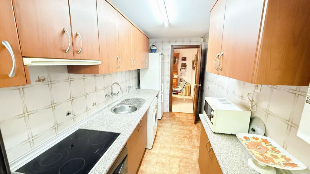 Middle Floor Apartment Marbella Málaga - image 4