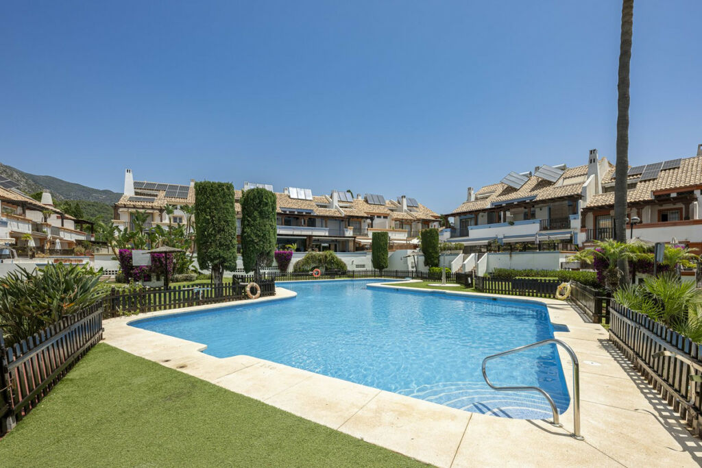 Townhouse Marbella Málaga - image 4