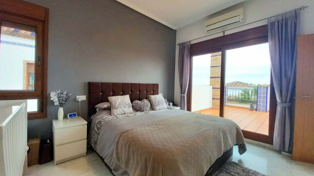 Detached Villa Algorfa Alicante - image 4