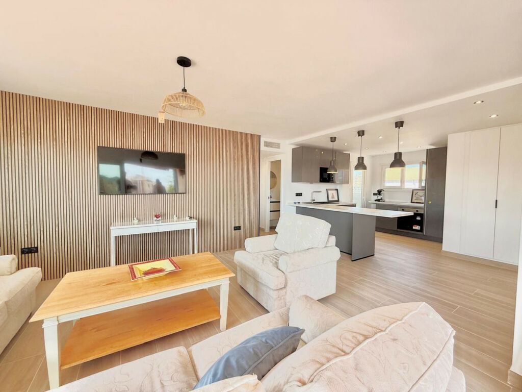Penthouse Fuengirola Málaga - image 4