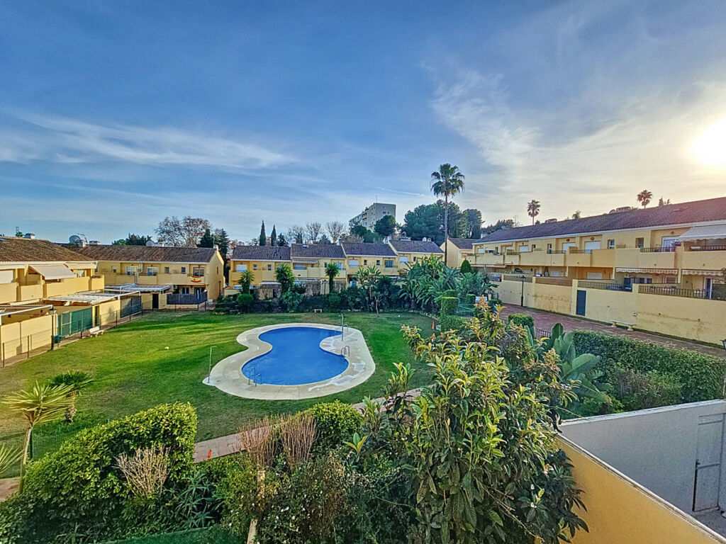 Townhouse El Padron Málaga - image 4