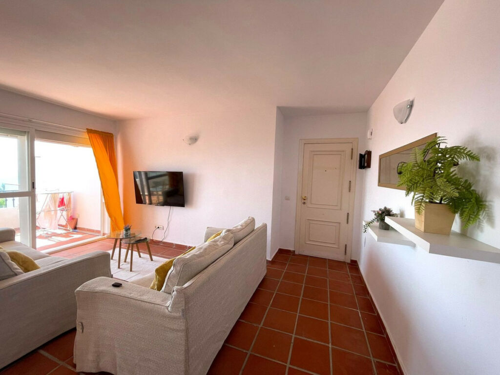 Top Floor Apartment Manilva Málaga - image 4