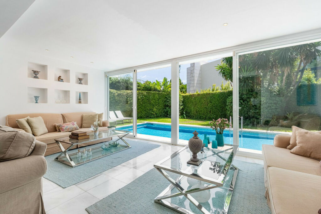 Semi-Detached House Los Monteros Málaga - image 4