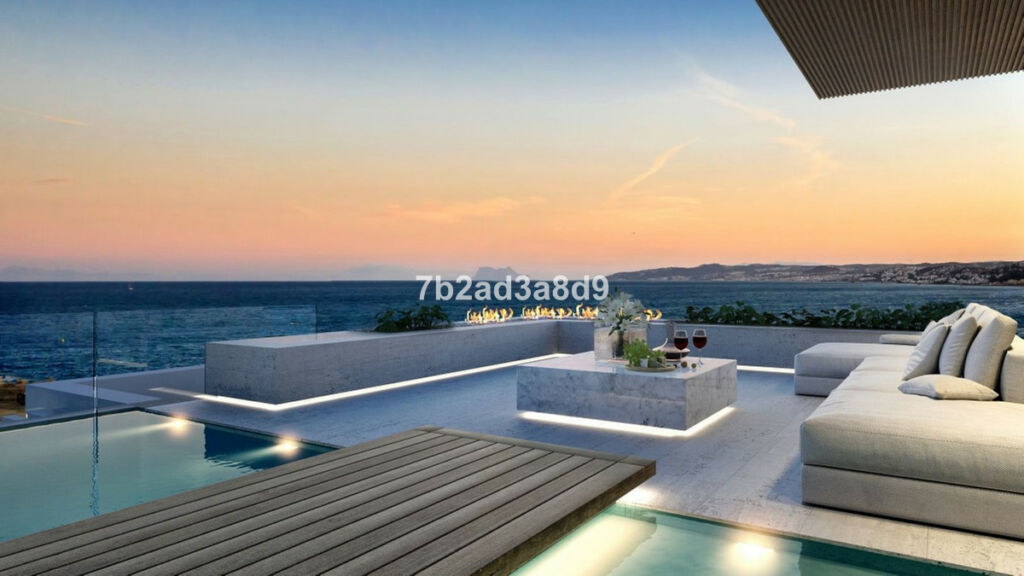 Middle Floor Apartment Estepona Málaga - image 4