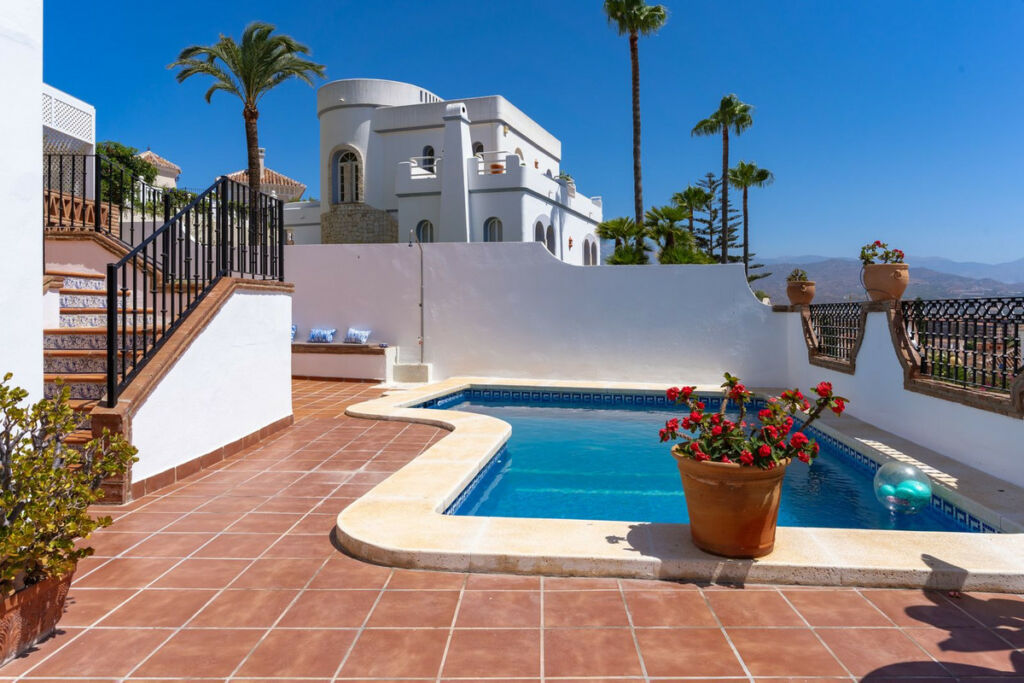 Detached Villa Torre del Mar Málaga - image 4