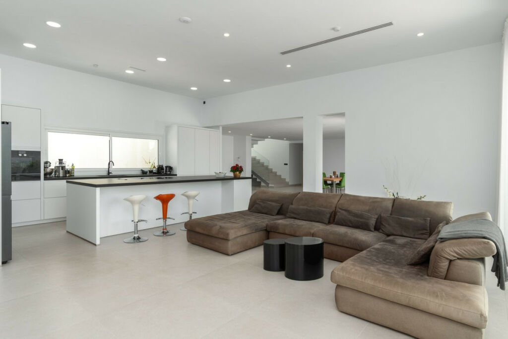 Detached Villa La Mairena Málaga - image 4