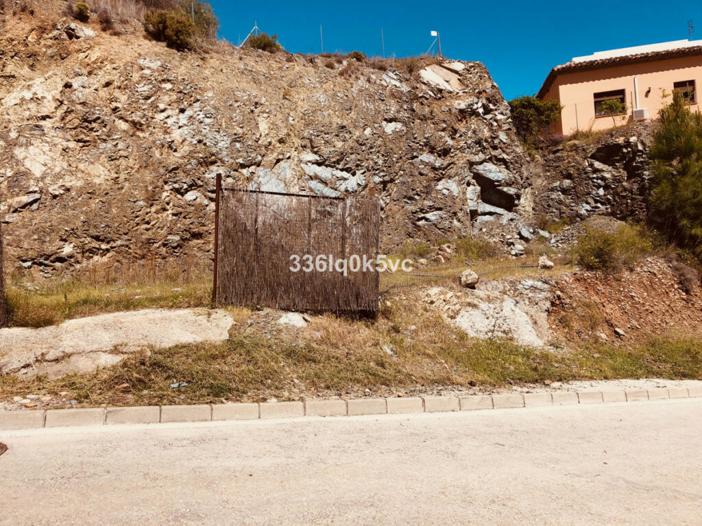 Residential Plot Benahavís Málaga - image 4