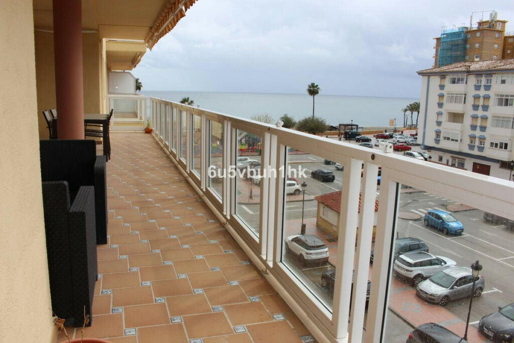Middle Floor Apartment Manilva Málaga - image 4
