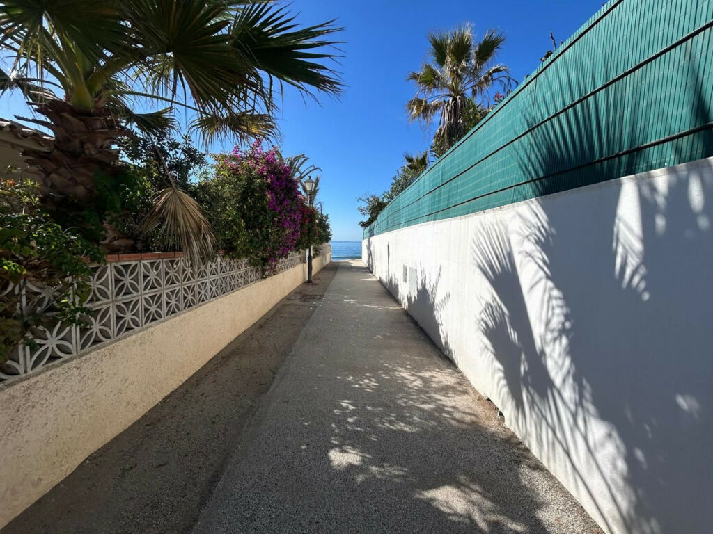 Residential Plot Marbesa Málaga - image 4