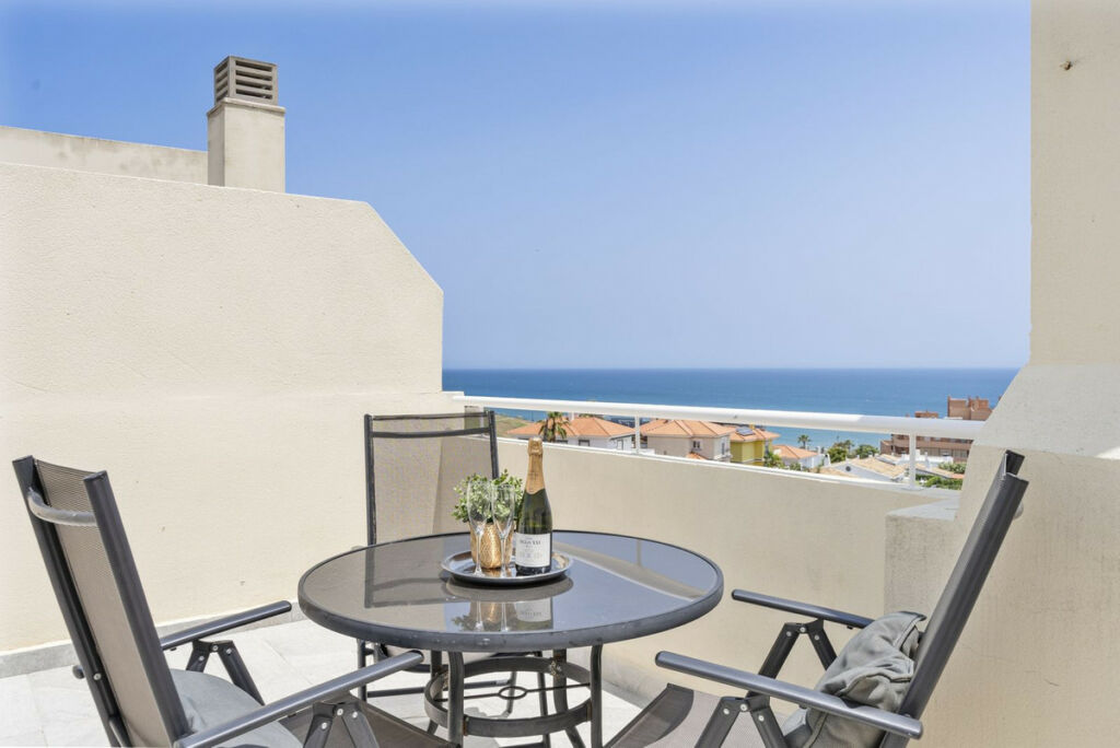 Penthouse Fuengirola Málaga - image 4