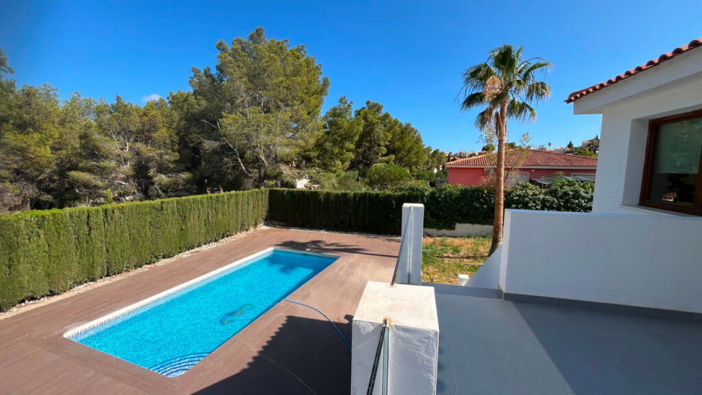 Detached Villa La Nucia Alicante - image 4