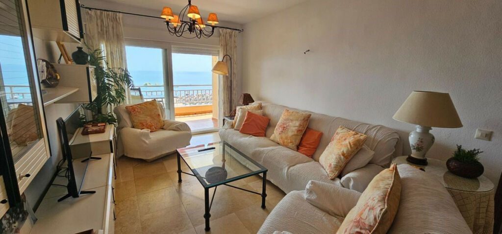 Middle Floor Apartment Los Boliches Málaga - image 4