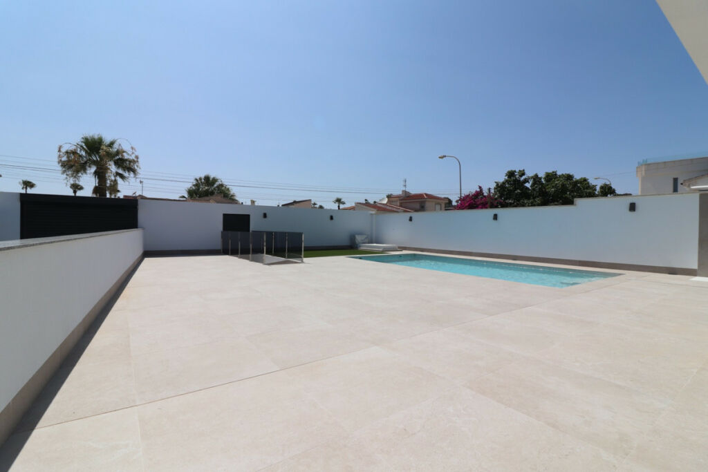 Detached Villa Ciudad Quesada Alicante - image 4