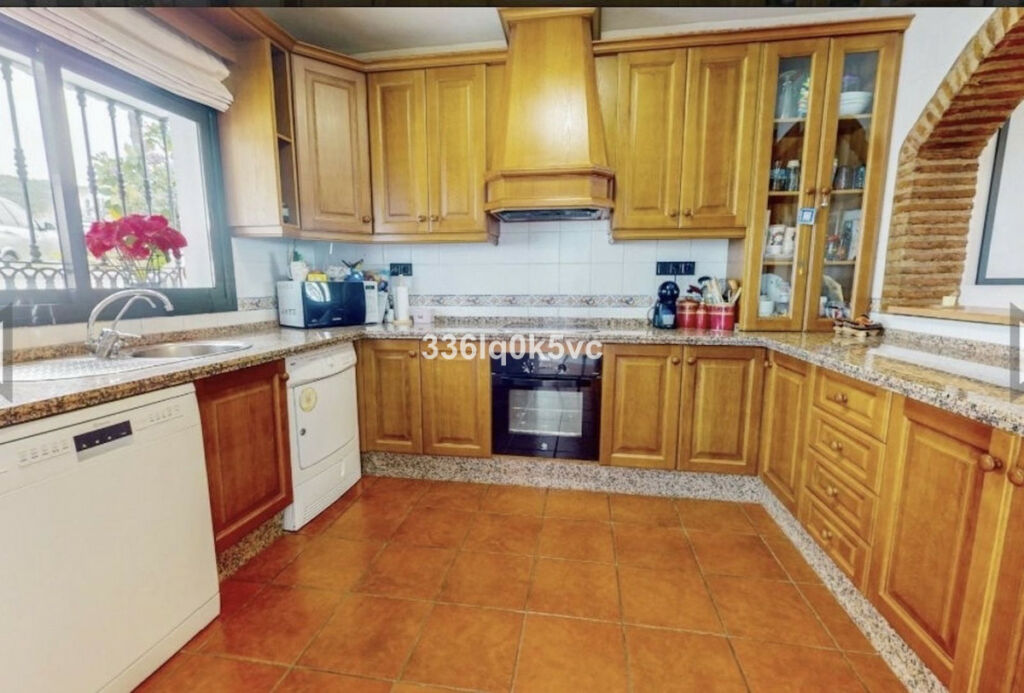Semi-Detached House Benahavís Málaga - image 4