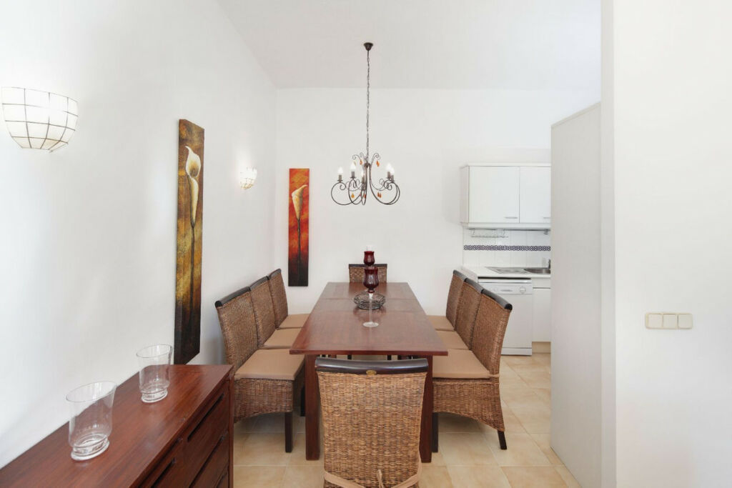 Ground Floor Apartment Atalaya Málaga - image 4
