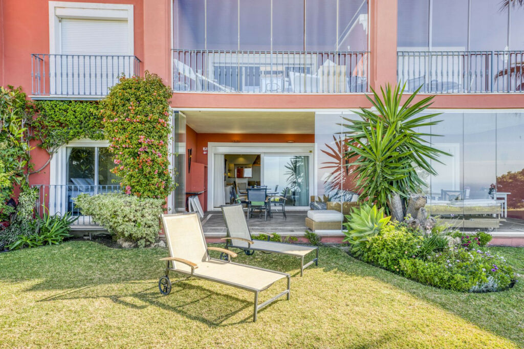 Ground Floor Apartment La Mairena Málaga - image 4