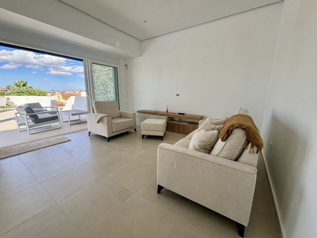 Detached Villa Benijofar Alicante - image 4
