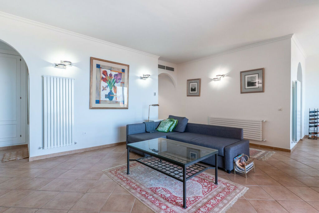 Middle Floor Apartment La Mairena Málaga - image 4