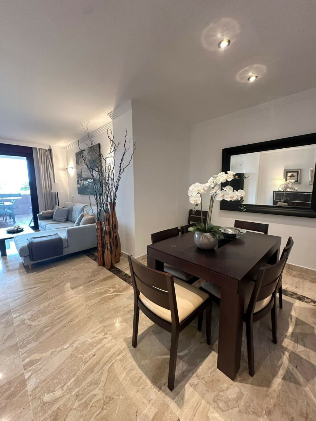 Middle Floor Apartment Estepona Málaga - image 4