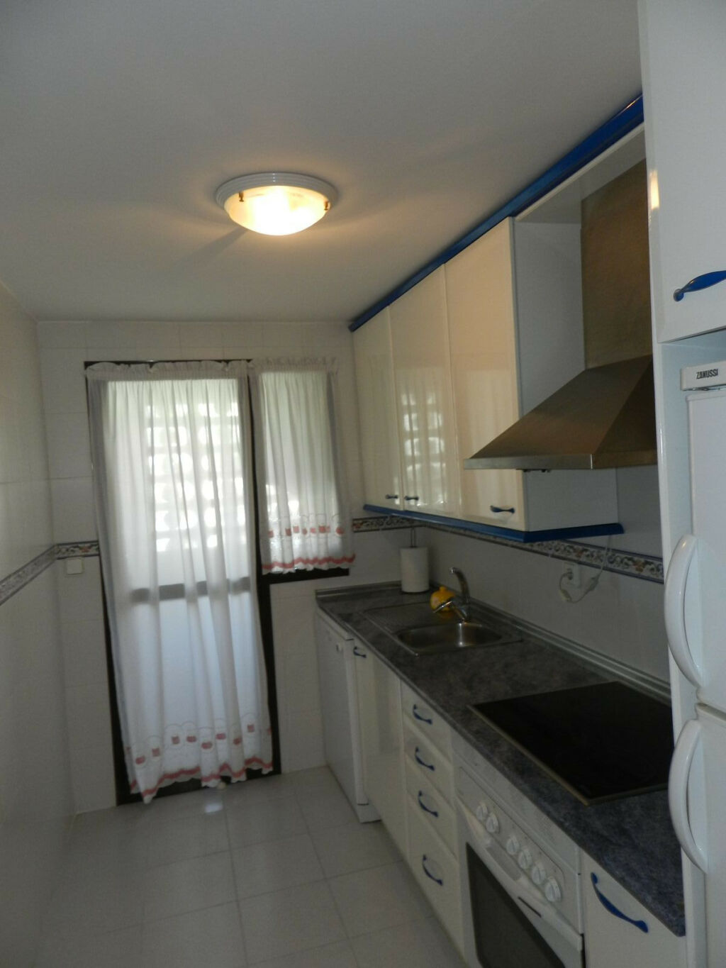 Middle Floor Apartment La Duquesa Málaga - image 4