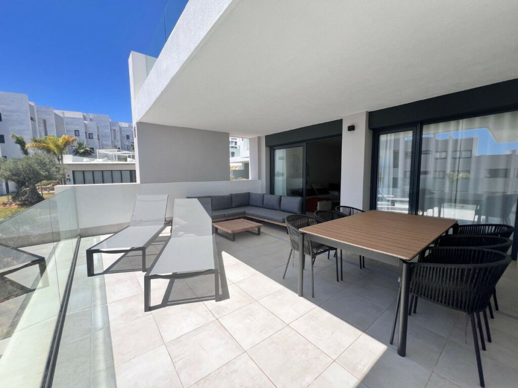 Middle Floor Apartment Manilva Málaga - image 4