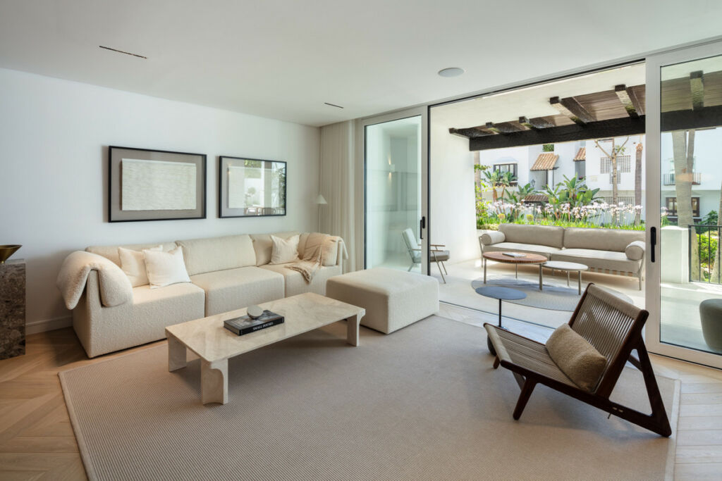 Middle Floor Apartment The Golden Mile Málaga - image 4