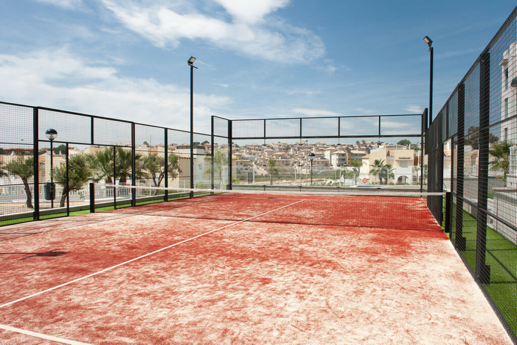 Middle Floor Apartment Villamartin Alicante - image 3