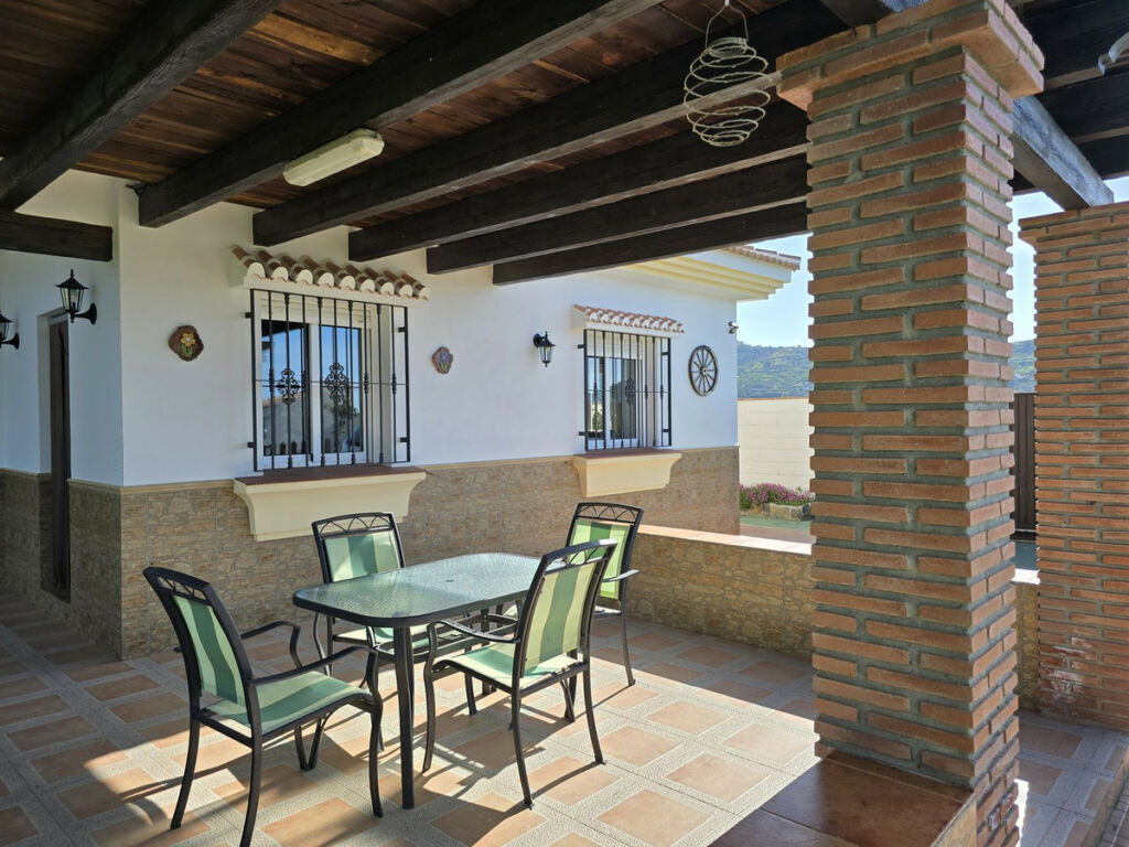 Detached Villa Cómpeta Málaga - image 4