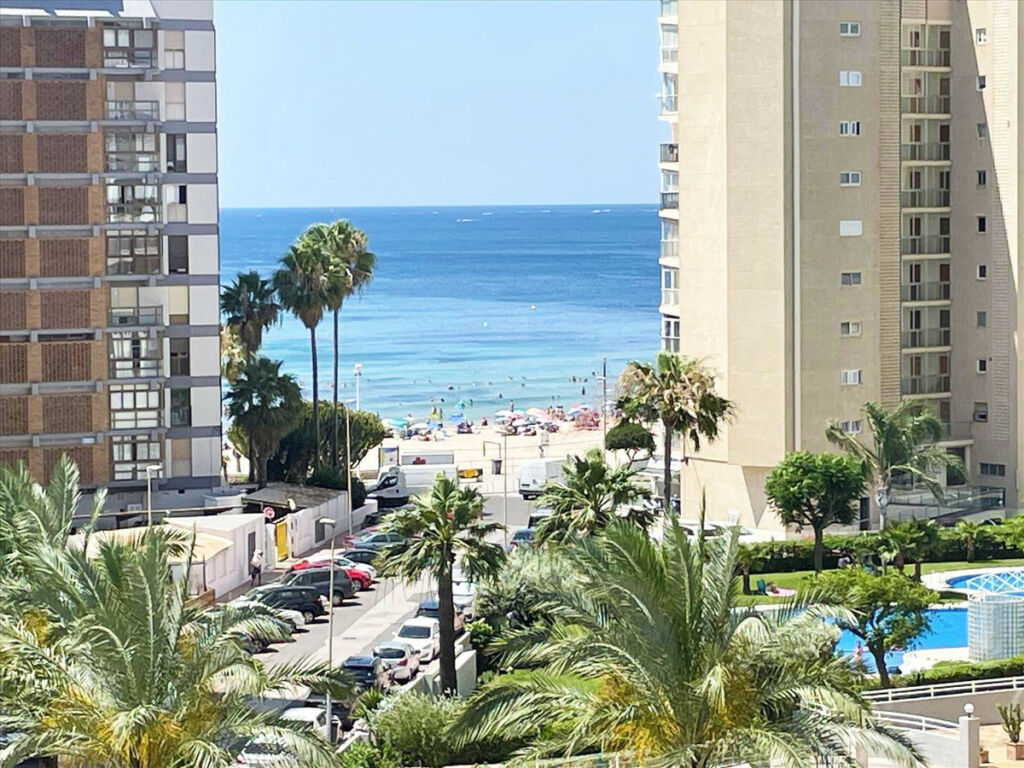 Middle Floor Apartment Calpe Alicante - image 4