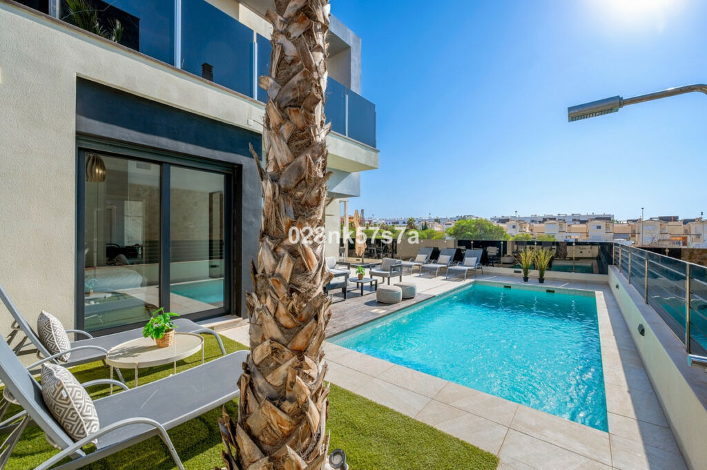 Detached Villa Lomas de Cabo Roig Alicante - image 40