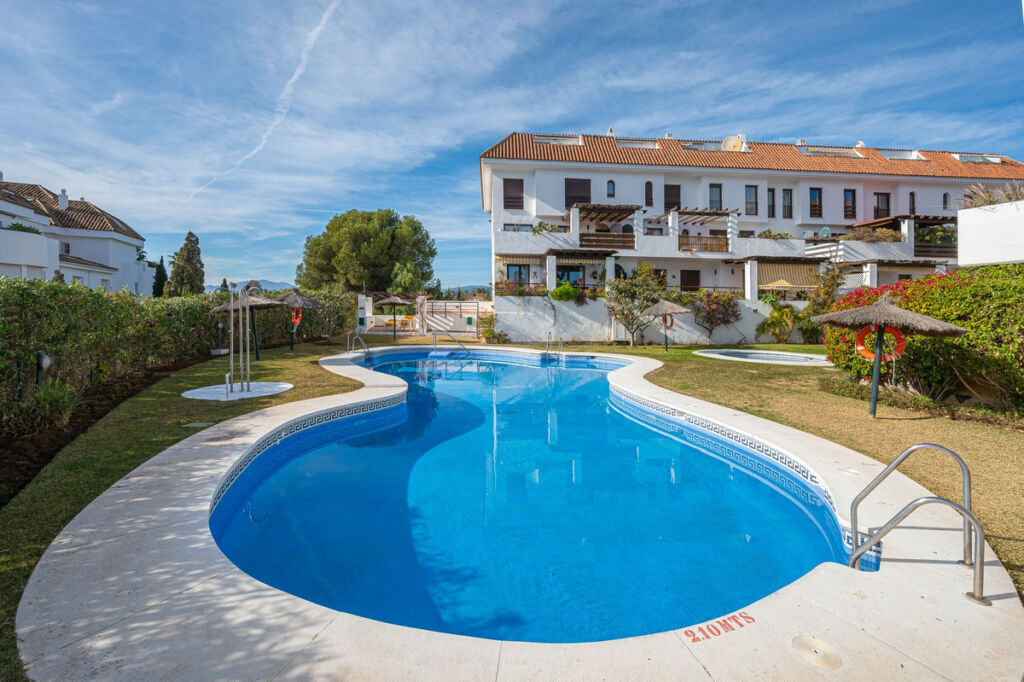 Middle Floor Apartment The Golden Mile Málaga - image 40