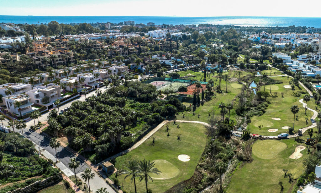 Detached Villa Estepona Málaga - image 37