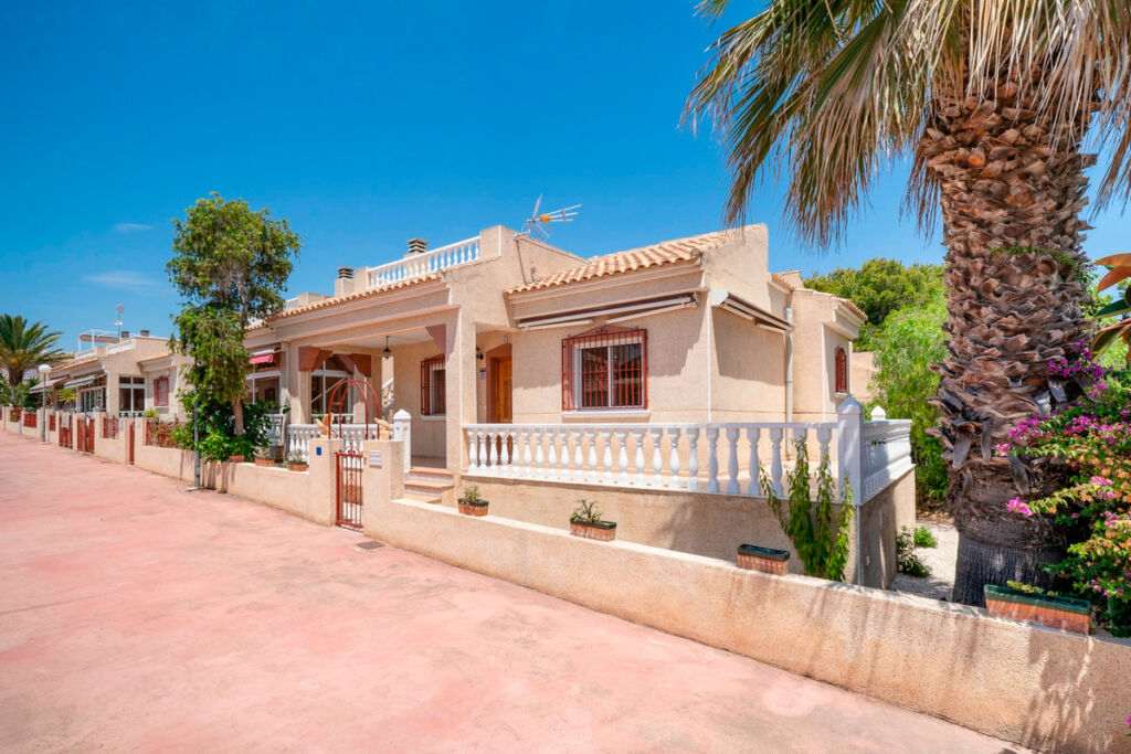 Detached Villa Algorfa Alicante - image 40