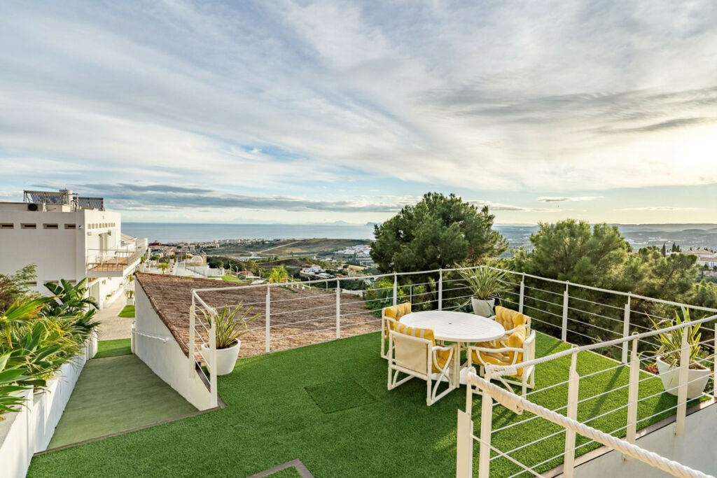 Detached Villa Estepona Málaga - image 38