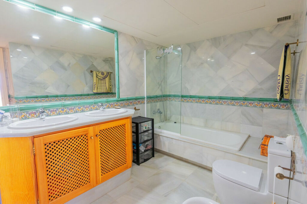 Ground Floor Apartment La Quinta Málaga - image 40