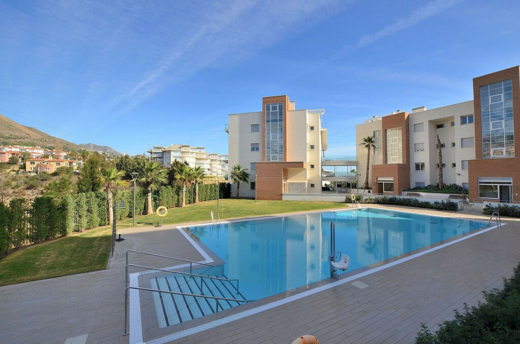 Middle Floor Apartment Fuengirola Málaga - image 40