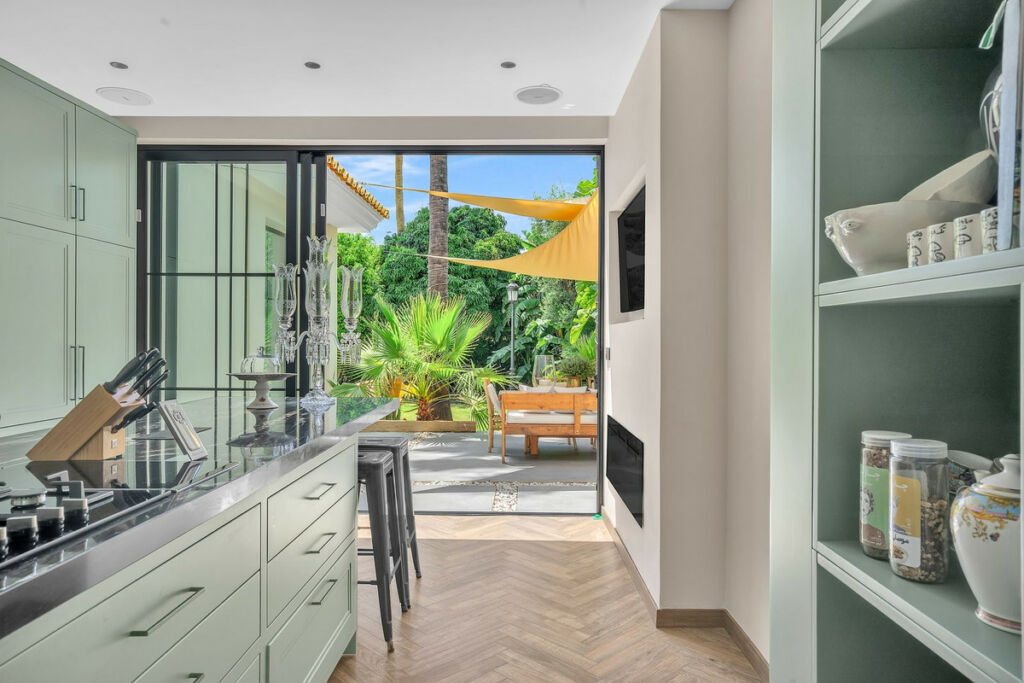 Detached Villa Marbella Málaga - image 40