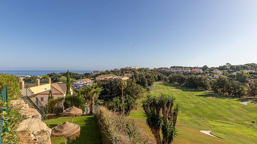 Middle Floor Apartment Benalmadena Málaga - image 40