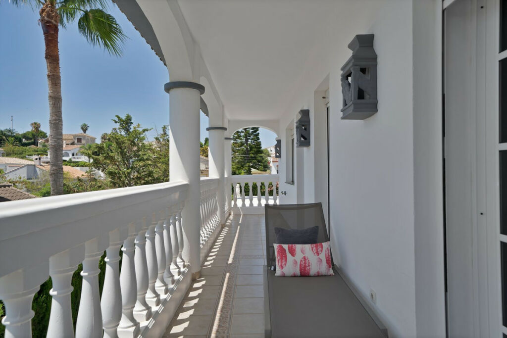 Detached Villa Estepona Málaga - image 40