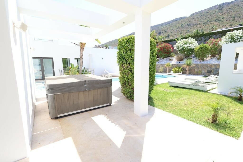 Detached Villa Javea Alicante - image 40