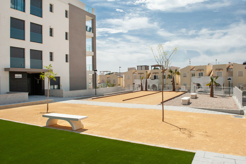 Middle Floor Apartment Villamartin Alicante - image 39