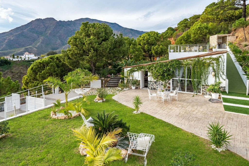 Detached Villa Estepona Málaga - image 39
